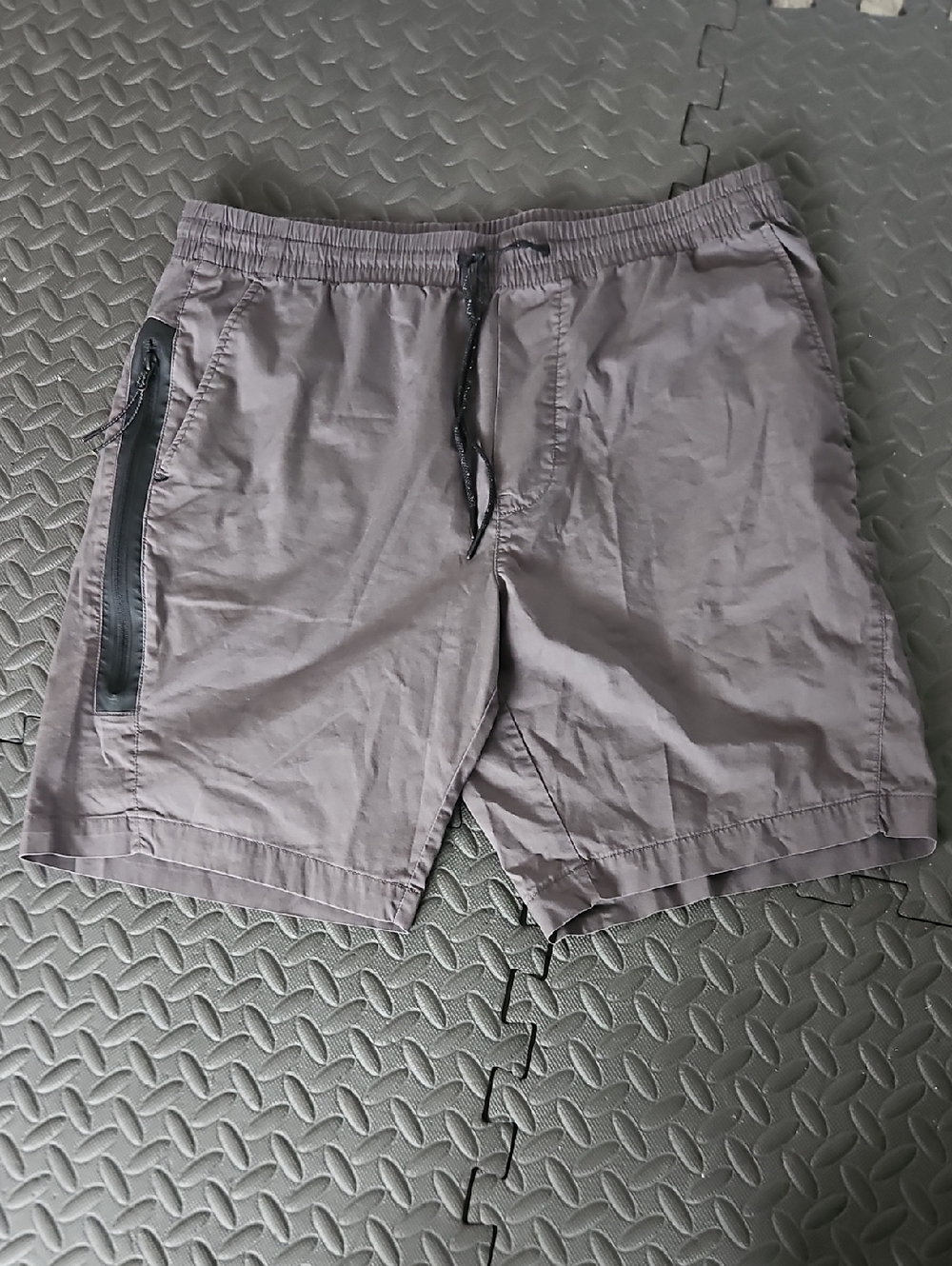 American Eagle Outfitters Men's Gray Athletic Drawstring Shorts